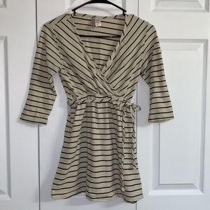 ✴️2/$20. Tan and black stripe maternity tunic.